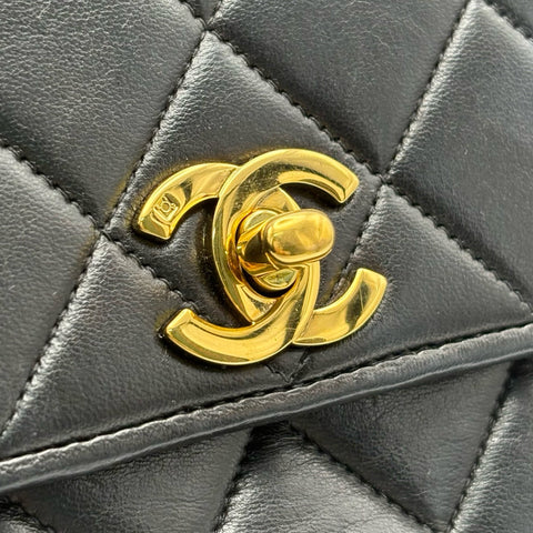 【中古】 CHANEL シャネル MATELASSE CHAINSHOULDERBAG チェーンショルダーバッグ ショルダーバッグ 2番台(1993-1994年) ブラック ラムスキン ヴィンテージ 中古 USED バッグ