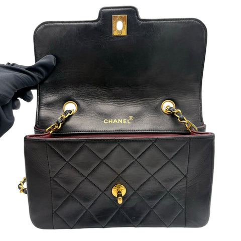 【中古】 CHANEL シャネル MATELASSE CHAIN SHOULDER BAG マトラッセチェーンショルダーバッグ ショルダーバッグ 1番台*(1990年) ブラック ラムスキン 中古 USED バッグ