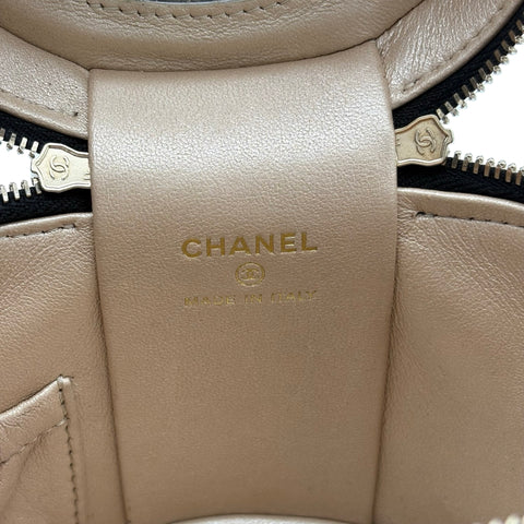 【中古】 CHANEL シャネル MINI VANITY TOP HANDLE BAG ミニバニティトップハンドルバッグ ショルダーバッグ 31番台(2022年) BLACK LAMBSKIN 中古 USED バッグ