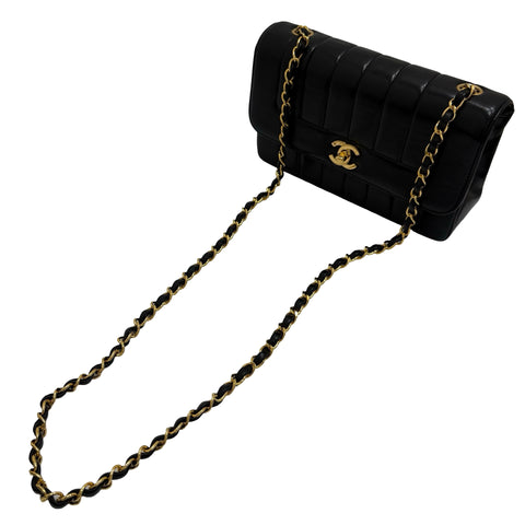 【中古】 CHANEL シャネル MADEMOISELLE マドモアゼル ショルダーバッグ 3番台(1995年) ブラック ラムスキン USED USED バッグ