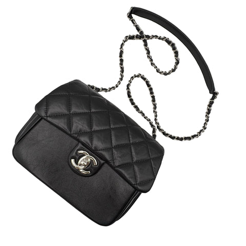【中古】 CHANEL シャネル SMALLFLAPBAG スモールフラップバッグ ショルダーバッグ 28番台(2019年) ブラック カーフスキン 中古 USED バッグ
