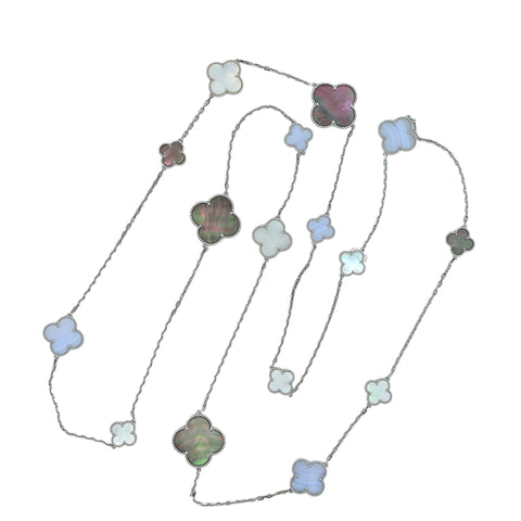 【入荷情報】Van Cleef & Arpels  K18WG マジックアルハンブラ ロングネックレス、16モチーフ