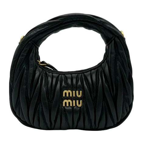 【入荷情報】miu miu ミュウミュウ ワンダーマテラッセ レザー ホーボーミニバッグ ブラック