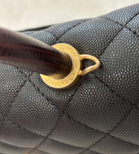[Used] CHANEL Matelasse Coco Handle 2-way Shoulder Bag Black Caviar Skin Black Gold Hardware 29 Series (2020) Brand Bag Handbag Used (CHANEL, materasse, cocohandle, black, caviaskin, gold, handbag, shourderbag, used)
