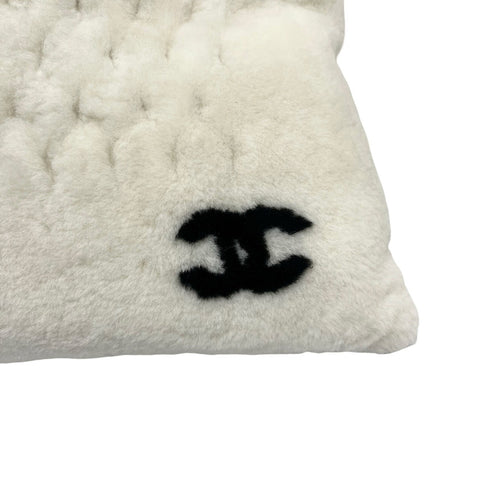 【中古】 CHANEL シャネル クッション カバーのみ 小物 ホワイト系 ムートン カシミヤ USED