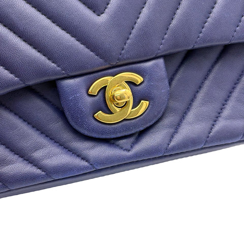 【中古】 CHANEL シャネル CHAIN BAG MINI Vステッチ チェーンショルダー 21番台(2015~2016年) ブルー系 ラムスキン 中古 USED バッグ