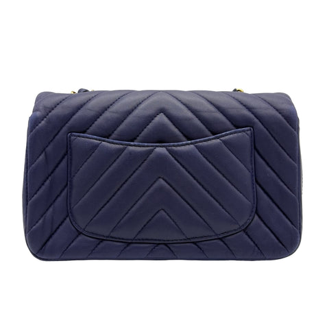 【中古】 CHANEL シャネル CHAIN BAG MINI Vステッチ チェーンショルダー 21番台(2015~2016年) ブルー系 ラムスキン 中古 USED バッグ