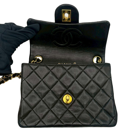 【中古】 CHANEL シャネル VINTAGE MINI MATELASSE ヴィンテージミニマトラッセ ショルダーバッグ 1番台(1990年) ブラック ラムスキン ヴィンテージ 中古 USED バッグ
