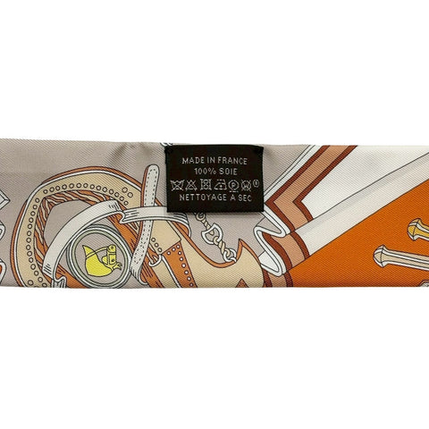 【新品未使用】 Hermes エルメス ツイリー＜鞍職人の花束＞ 小物 オランジュ・キュイ／白/ブラウン 100%シルク 新品未使用 100%SILK