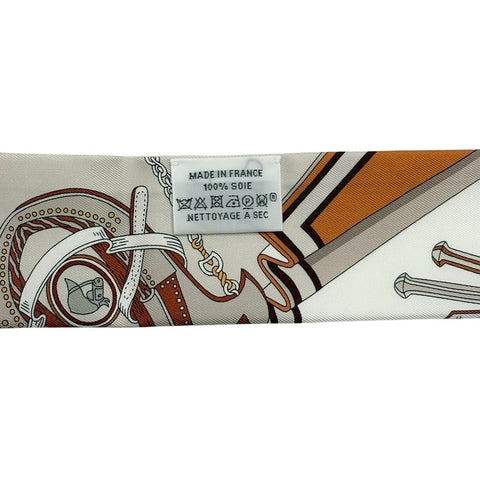 【新品未使用】 Hermes エルメス ツイリー＜鞍職人の花束＞ 小物 白／アルザン／エトゥープ 100%シルク 新品未使用 100%SILK
