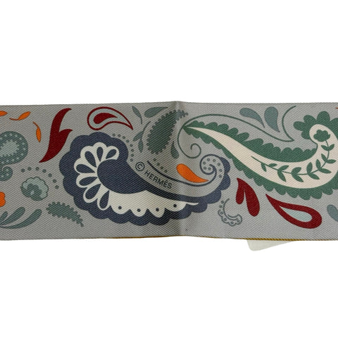 【新品未使用】 Hermes エルメス ツイリー 《チーター・バンダナ》 小物 グリ・ペルル / ルージュH / ヴェール・アマンド シルク100% 新品未使用