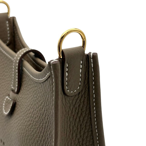 【新品未使用】 Hermes エルメス EVELYNE TPM エヴリン TPM ショルダーバッグ K刻(2025年) エトゥープ トリヨン 新品未使用 NEW バッグ