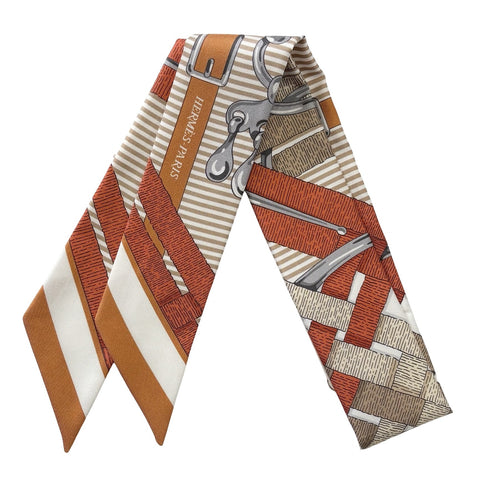 【新品未使用】 Hermes エルメス ツイリー《馬銜・シュミーズ》 TWILLY オランジュ・キュイ / ベージュ / コライユ シルク100% 新品未使用