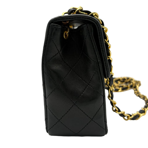 【中古】 CHANEL シャネル MINI MATELASSE ミニマトラッセ ショルダーバッグ 1番台(1990年) ブラック ラムスキン 中古 USED バッグ