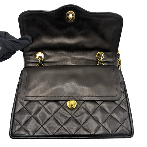 【中古】CHANEL シャネル PARIS LIMITED MATELASSE  DOUBLE FLAP パリ限定 マトラッセ ダブルフラップ ショルダーバッグ 1番台(1990年) ブラック ラムスキン ヴィンテージ 中古 USED バッグ