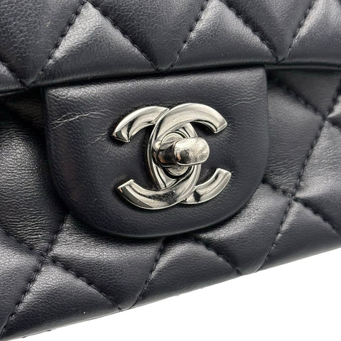 【中古】 CHANEL シャネル MINI MATELASSE ミニマトラッセ ショルダーバッグ 23番台(2016年) ブラック ラムスキン 中古 USED バッグ