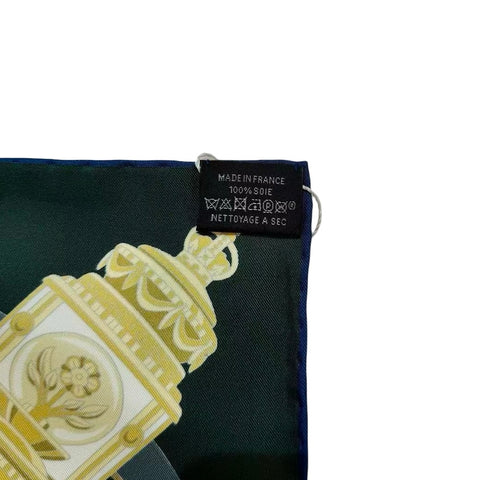 【新品未使用】 Hermes エルメス カレ 90 《ステイトリー・ホイールズ》 小物 ヴェール・アントラシト / ヴィエイユ・オール / 白 スカーフ シルク100% 新品未使用 SILK100%