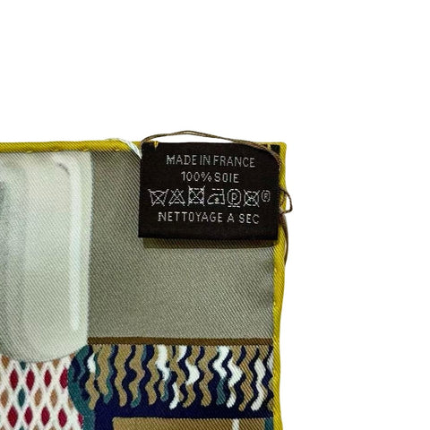 【新品未使用】 Hermes エルメス カレ 90 《銀細工の花》 小物 クレーム / エトゥープ / カーキ シルク100％ スカーフ 新品未使用 SILK