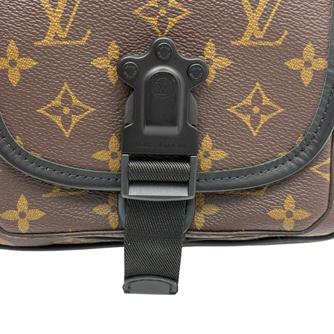 【美品】 LOUIS VUITTON ルイ・ヴィトン QUEST MESSENGER(M46973) クエストメッセンジャー ショルダーバッグ ICチップ(2021年～) モノグラム キャンバス/レザー 中古 USED バッグ
