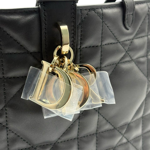 【美品】 Christian Dior クリスチャン ディオール TOUJOURS MEDIUM トゥジュール ミディアム ハンドバッグ 19MA1204(2024年) ブラック レザー 中古 USED バッグ