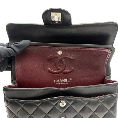 【中古】 CHANEL シャネル DOUBLE FLAP MATELASSE ダブルフラップマトラッセ ショルダーバッグ 31番台(2021年) ブラック ラムスキン 中古 USED バッグ