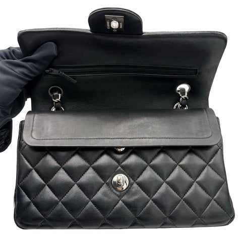 【中古】 CHANEL シャネル DOUBLE FLAP MATELASSE ダブルフラップマトラッセ ショルダーバッグ 31番台(2021年) ブラック ラムスキン 中古 USED バッグ