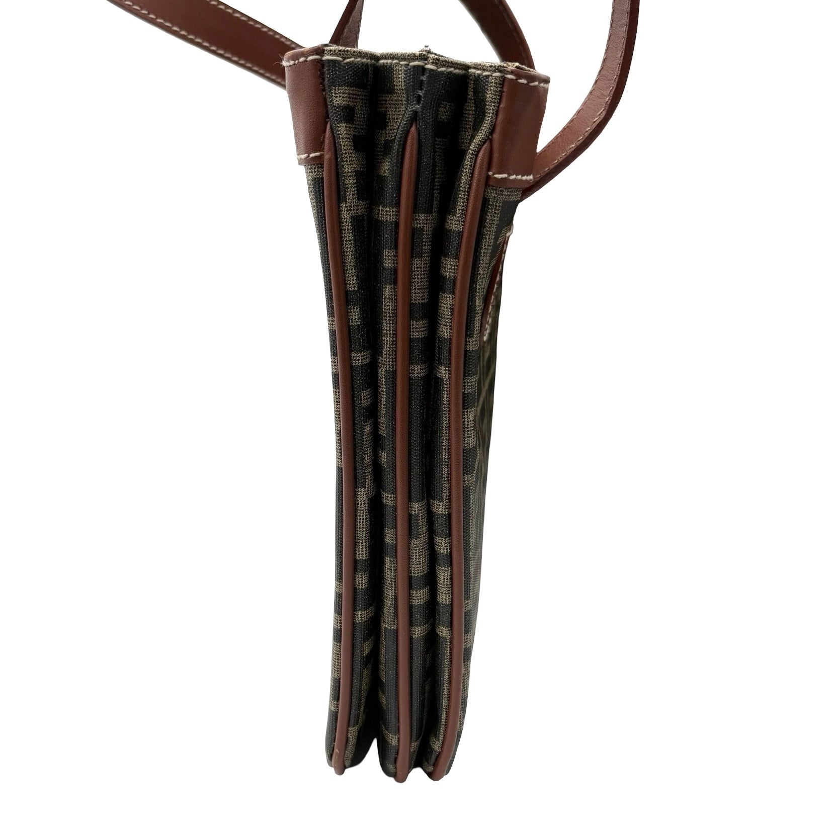中古】 FENDI フェンディ ZUCCA SHOULDERBAG ズッカショルダーバッグ