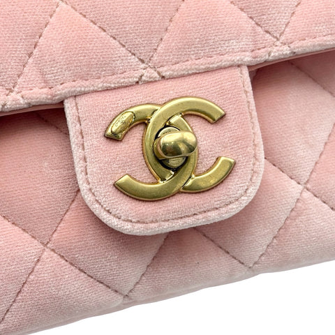 【中古】 CHANEL シャネル MINI MATELASSE ミニマトラッセ チェーンショルダーバッグ ICチップ(2021年~) ピンク ベルベット×レザー 中古 USED バッグ