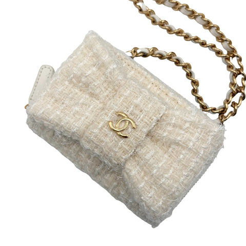 【中古】 CHANEL シャネル MINI CHAIN BAG(VIP X'MAS) ミニチェーンバッグ(VIP X'MAS) チェーンショルダー ランダム番（2023年） ホワイト ツイード 中古 USED バッグ