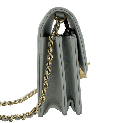 【中古】 CHANEL シャネル MINI MATELASSE FLAP BAG ミニマトラッセ ショルダーバッグ ランダム番(2021年～) グレー(水色系) ラムスキン 中古 USED バッグ