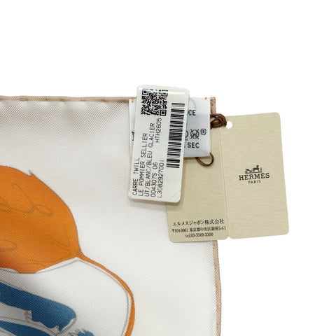 【新品未使用】 Hermes エルメス カレ90《ル・ポミエ・セリエ》 スカーフ SCARF 白 / ブルー・グラシエ / アプリコット シルク100％ 新品未使用 100%SILK
