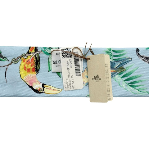 【新品未使用】Hermes エルメス ツイリー 《赤道直下》 ツイリー ブルー・シエル / グリーン / オレンジ シルク100％ 新品未使用 100%SILK
