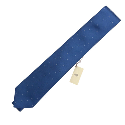 【新品未使用】 Hermes エルメス NECKTIE シルクタイ 7 cm 《マグニファイングH》 ネクタイ ブルー・モワイヤン / 白 シルク100％ 新品未使用 100%SILK