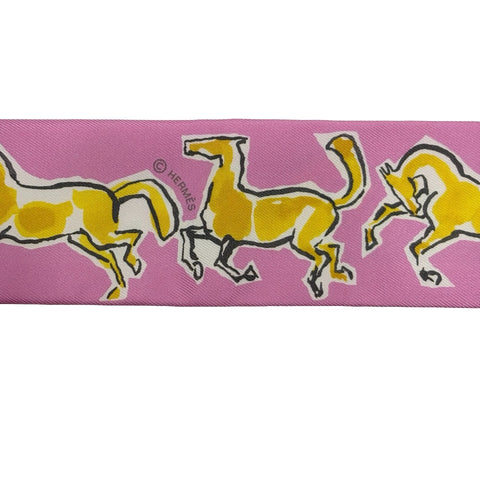 【新品未使用】 Hermes エルメス TWILLY ツイリー 《自由の馬》 小物 ローズ・ヴィフ / ジョーヌ・ヴィフ / 白 シルク100％ 新品未使用
