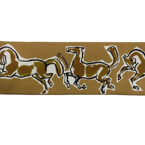 【新品未使用】 Hermes エルメス TWILLY ツイリー 《自由の馬》 小物 オランジュ・キュイ / ベージュ・ドレ / 白 シルク100％ 新品未使用