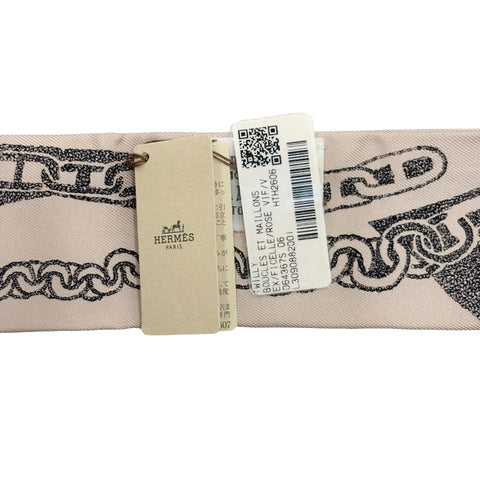 【新品未使用】Hermes エルメス TWILLY ツイリー 《ブックル・エ・マイヨン》 小物 フィセル / ローズ・ヴィフ / グリーン シルク100％ 新品未使用