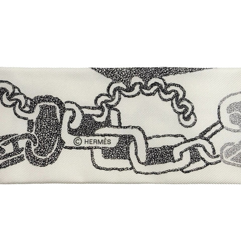 【新品未使用】 Hermes エルメス TWILLY ツイリー 《ブックル・エ・マイヨン》 小物 白 / アントラシト / アンクル シルク100％ 新品未使用