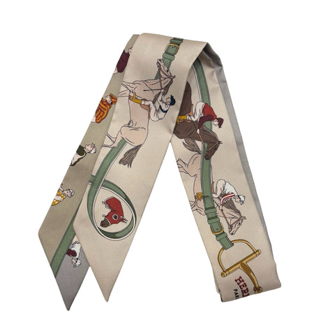【新品未使用】 Hermes エルメス TWILLY ツイリー 《競馬》 小物 ベージュ・クレール / ヴェール・アマンド / ブラウン シルク100％ 新品未使用