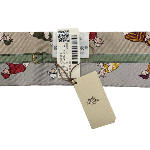 【新品未使用】 Hermes エルメス TWILLY ツイリー 《競馬》 小物 ベージュ・クレール / ヴェール・アマンド / ブラウン シルク100％ 新品未使用