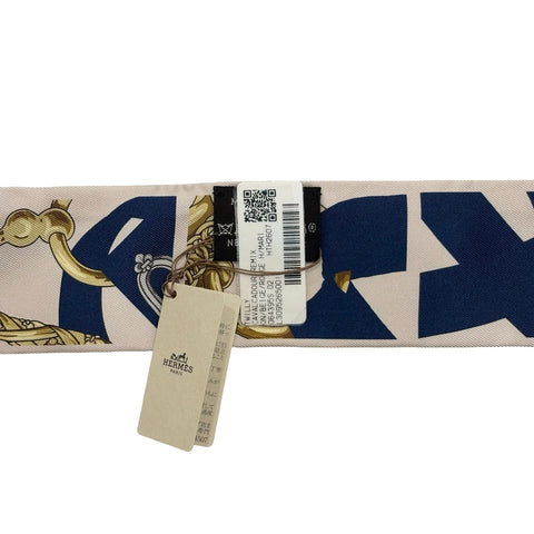 【新品未使用】 Hermes エルメス TWILLY ツイリー 《カヴァルカドゥール・リミックス》 小物 ベージュ / ルージュH / マリン シルク100％ 新品未使用