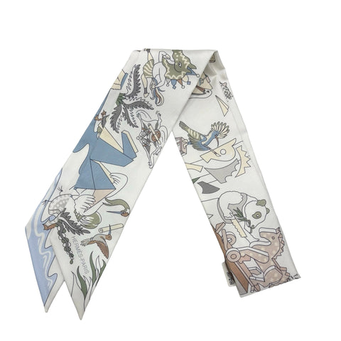 【新品未使用】 Hermes エルメス TWILLY ツイリー 《アカデミア・イピカ》 小物 白 / ブルー・クレール / グリーン シルク100％ 新品未使用