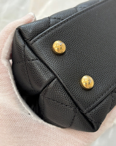[Used] CHANEL Matelasse Coco Handle 2-way Shoulder Bag Black Caviar Skin Black Gold Hardware 29 Series (2020) Brand Bag Handbag Used (CHANEL, materasse, cocohandle, black, caviaskin, gold, handbag, shourderbag, used)