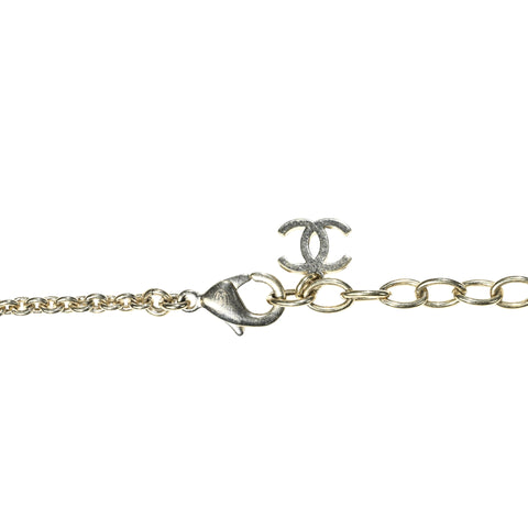 Pre-owned CHANEL COCOMARK RIBON NECKLACE in gold and white with GP and imitation pearls. 