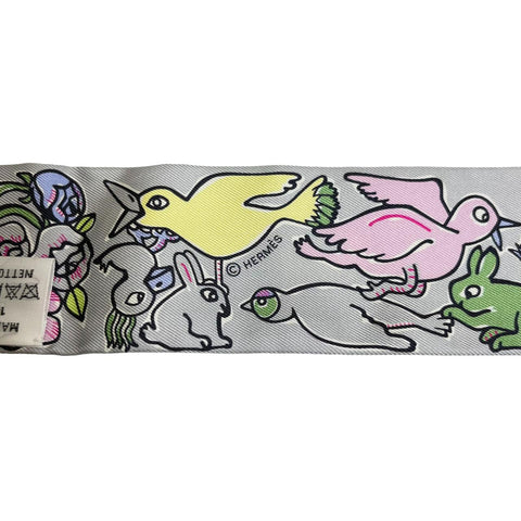 [Brand new, unused] Hermes TWILLY "The Thousand and One Rabbits" H04007S06 2023 Fall/Winter Collection 100% Silk Women's Present Gift