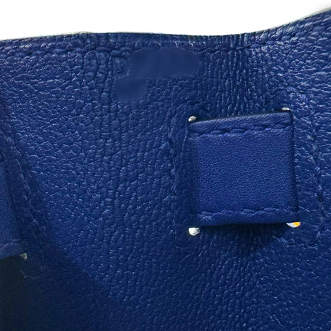 【中古】 Hermes エルメス  ケリー28 ブルーエレクトリック ブルー系 タデラクト ゴールド金具 D刻(2019年) ブランドバッグ ハンドバッグ ショルダーバッグ  中古品 レディース (HERMES,KELLY28,Blue electric,Tadelakt,gold,handbag,shoulderbag,used)