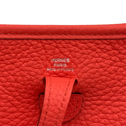 【美品】 Hermes エルメス  エヴリンTPM ローズテキサス レッド系 トリヨン クレマンス シルバー金具 B刻(2023年) ブランドバッグ ショルダーバッグ バッグ  中古品 レディース (HERMES,EVELYNE TPM,rose texas,Taurillon Clemence,silver,shoulder bag,used)