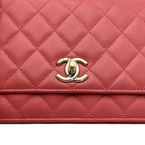 【中古】 CHANEL シャネル マトラッセ チェーンウォレット 長財布 ピンク ラムスキン ピンク系 ゴールド金具 23番台(2016年) ブランド財布 中古品 (CHANEL,MATELASSE,pink,lambskin,gold,chainwallet,used)