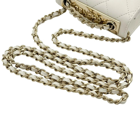 【中古】 CHANEL シャネル マトラッセ チェーン ショルダーバッグ ホワイト ラムスキン ホワイト系 ゴールド金具 ランダム番(2021年～) 中古品 (CHANEL,matelasse,white,chain,shourderbag,rambskin,gold,used)