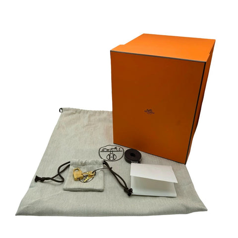 【新品未使用】 Hermes エルメス  ピコタンロックPM ベージュマルファ ベージュ系 トリヨン クレマンス ゴールド金具 W刻(2024年) ブランドバッグ ハンドバッグ 新品 レディース (HERMES,PICOTIN LOCK PM,beige marfa,Taurillon Clemence,gold,handbag,new)