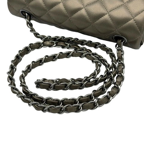 【中古】 CHANEL シャネル ミニマトラッセ チェーン ショルダーバッグ ブラウン キャビアスキン ブラウン系 シルバー金具 23番台(2016年) ブランドバッグ ショルダーバッグ 中古品 (CHANEL,minimatelasse,brown,caviaskin,silver,shourderbag,used)